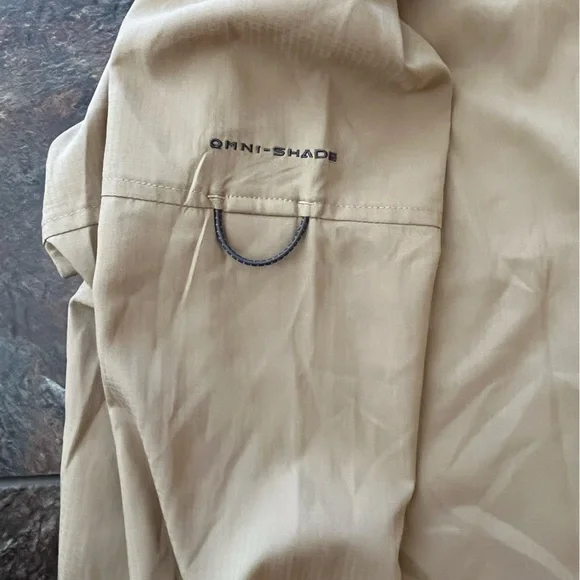 Men’s khaki Columbia long sleeve with Omni shade fishing shirt. Size medium - Picture 7 of 12